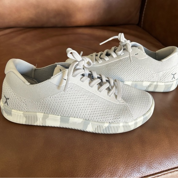 Flux Footwear Shoes - Flux Adapt Trainers Knit Sneakers in Light Gray